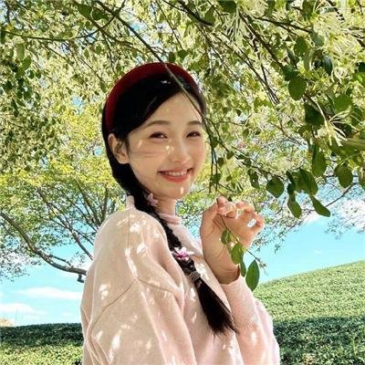 人气爱豆私下抽烟，整整一周内幕曝光，经纪人连夜公关